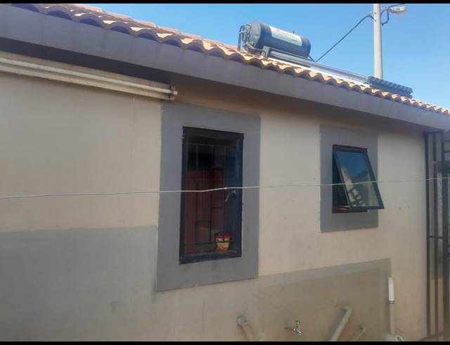 2 BEDROOM HOUSE FOR SALE IN PALM RIDGE EXT 2